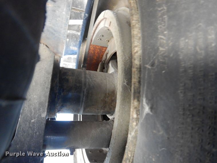 image for item JL9852 2005 Transcraft DTL-2100 W2  drop deck trailer