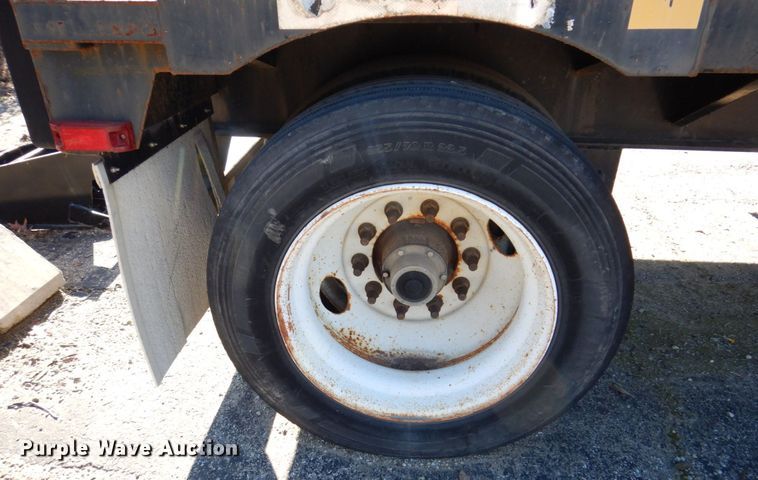 image for item JL9852 2005 Transcraft DTL-2100 W2  drop deck trailer