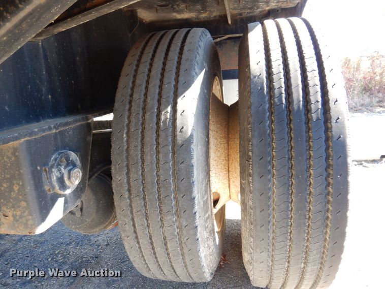 image for item JL9852 2005 Transcraft DTL-2100 W2  drop deck trailer