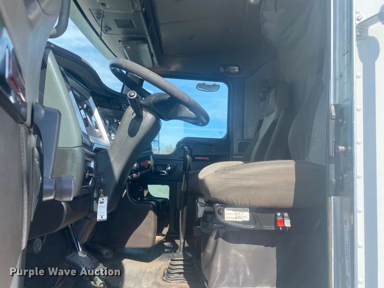 image for item JW9331 2014 Kenworth T660  semi truck