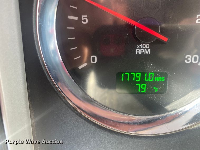 image for item JW9331 2014 Kenworth T660  semi truck