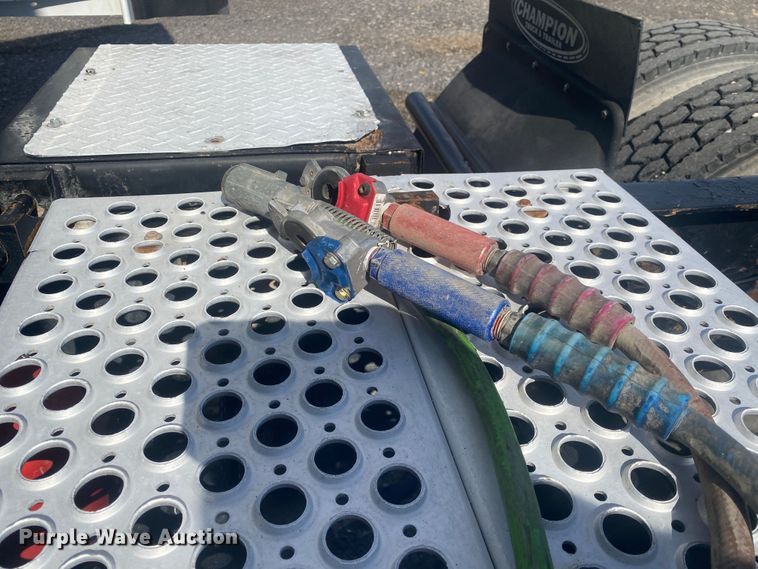 image for item JW9331 2014 Kenworth T660  semi truck