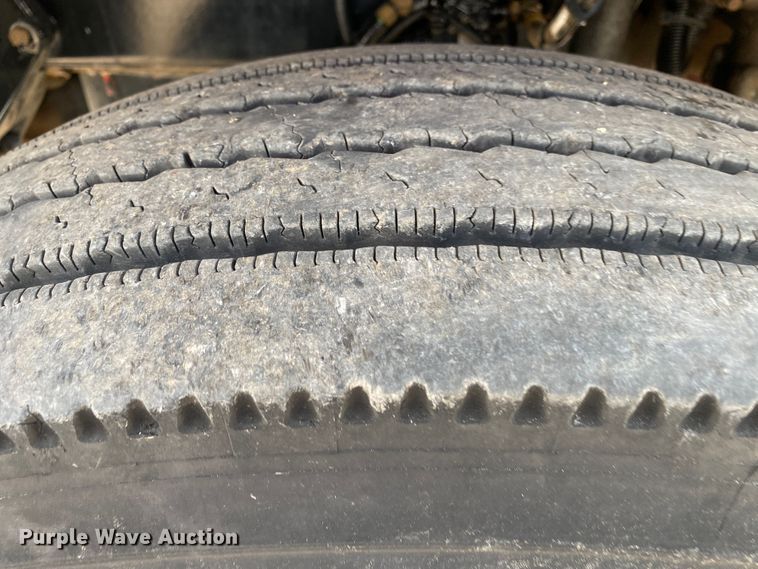 image for item JW9331 2014 Kenworth T660  semi truck