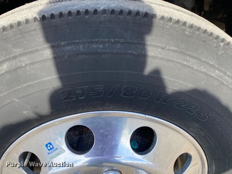 image for item JW9331 2014 Kenworth T660  semi truck