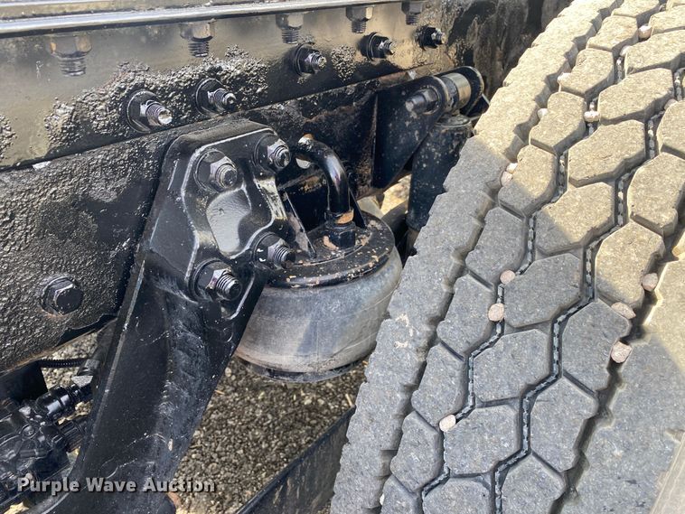 image for item JW9331 2014 Kenworth T660  semi truck