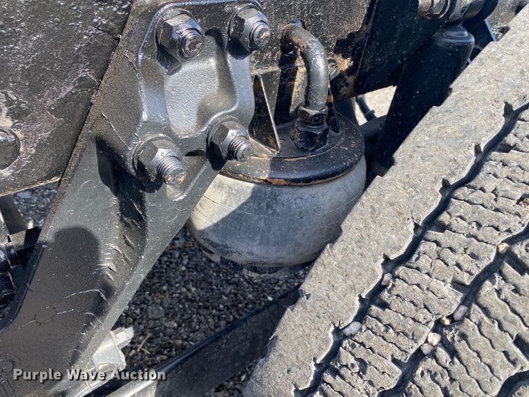 image for item JW9331 2014 Kenworth T660  semi truck