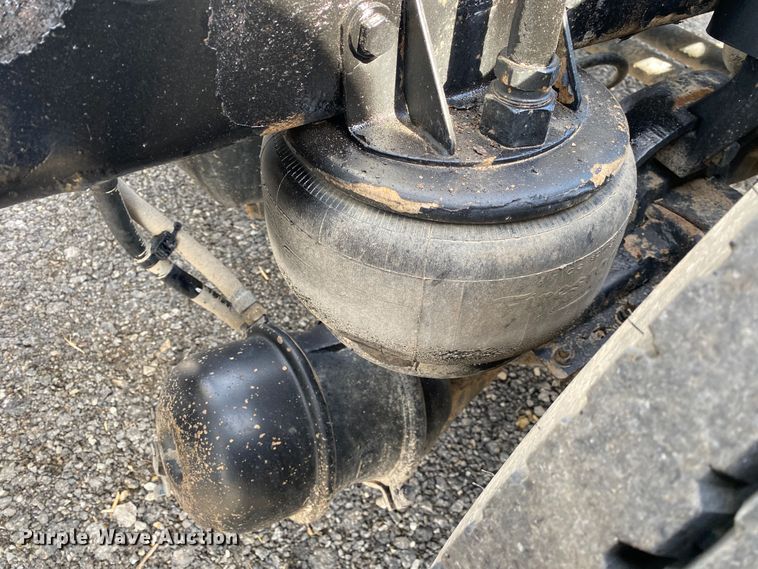 image for item JW9331 2014 Kenworth T660  semi truck