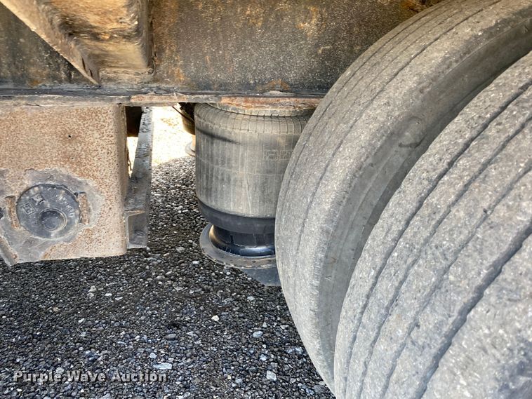 image for item JW9342 2014 Trail King TK80HT-533  drop deck equipment trailer