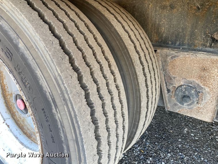 image for item JW9342 2014 Trail King TK80HT-533  drop deck equipment trailer