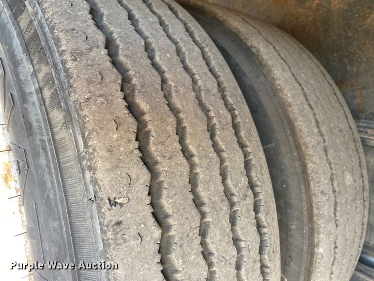 image for item JW9342 2014 Trail King TK80HT-533  drop deck equipment trailer