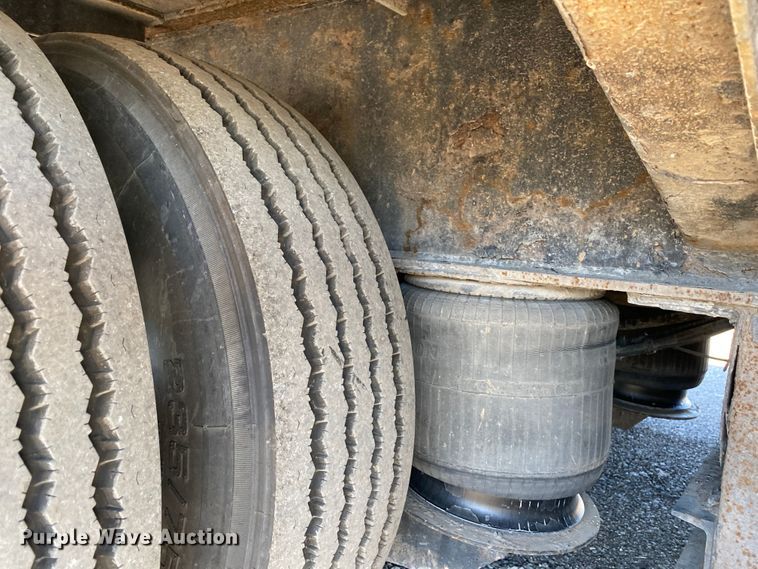 image for item JW9342 2014 Trail King TK80HT-533  drop deck equipment trailer