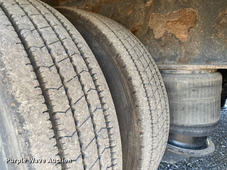 image for item JW9342 2014 Trail King TK80HT-533  drop deck equipment trailer