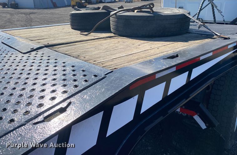 image for item JW9344 2007 Landoll  drop tilt deck equipment trailer