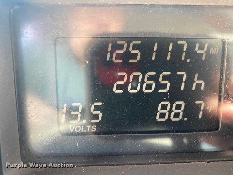 image for item JW9422 2008 Mack CHU613  semi truck