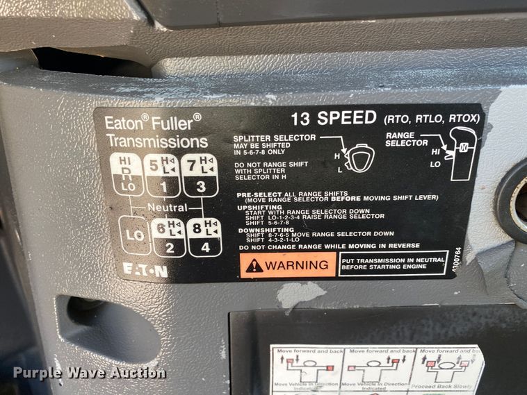 image for item JW9422 2008 Mack CHU613  semi truck