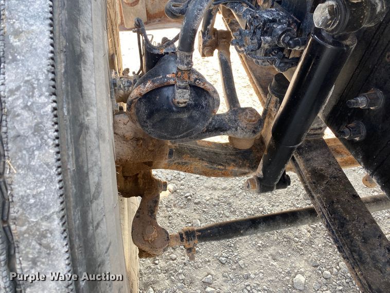 image for item JW9422 2008 Mack CHU613  semi truck