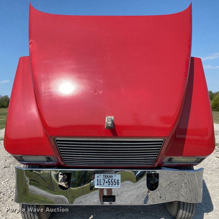 image for item JW9422 2008 Mack CHU613  semi truck