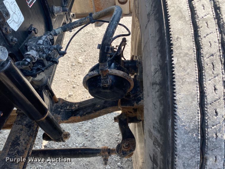 image for item JW9422 2008 Mack CHU613  semi truck