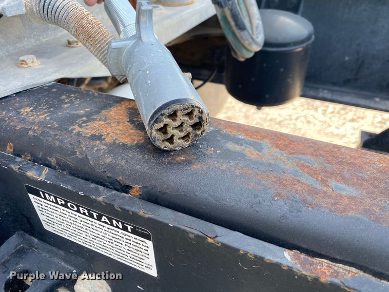 image for item JW9422 2008 Mack CHU613  semi truck