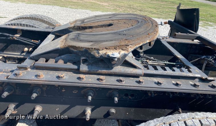 image for item JW9422 2008 Mack CHU613  semi truck