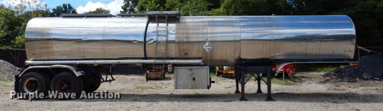 image for item KF9518 1978 Fruehauf  tank trailer