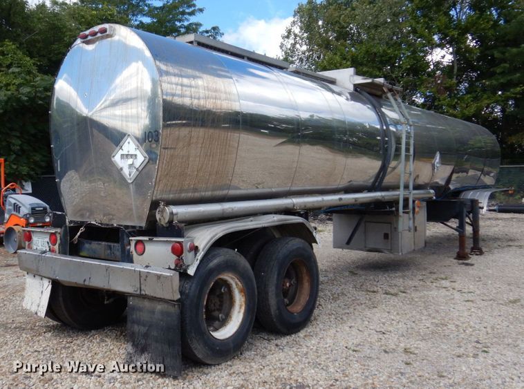 image for item KF9518 1978 Fruehauf  tank trailer