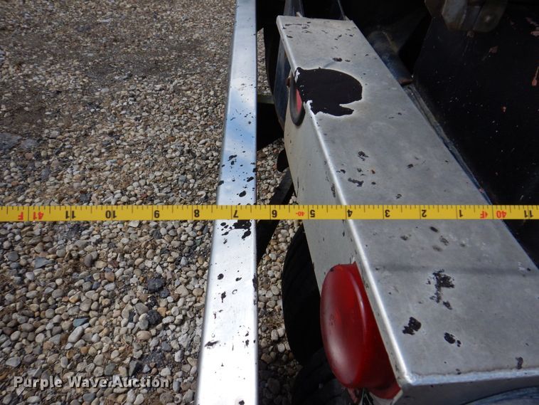 image for item KF9518 1978 Fruehauf  tank trailer