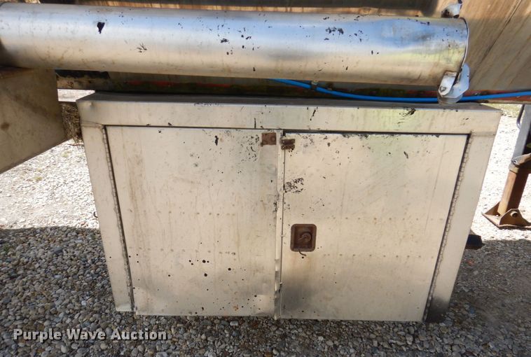 image for item KF9518 1978 Fruehauf  tank trailer