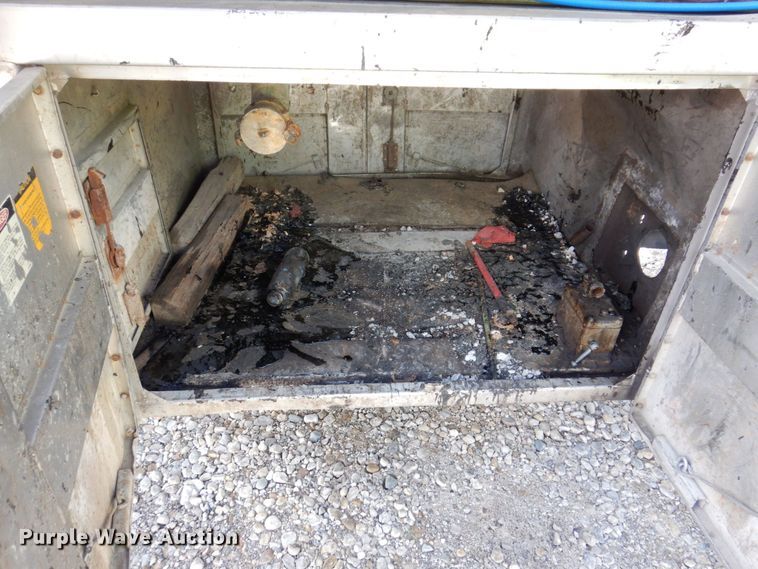 image for item KF9518 1978 Fruehauf  tank trailer