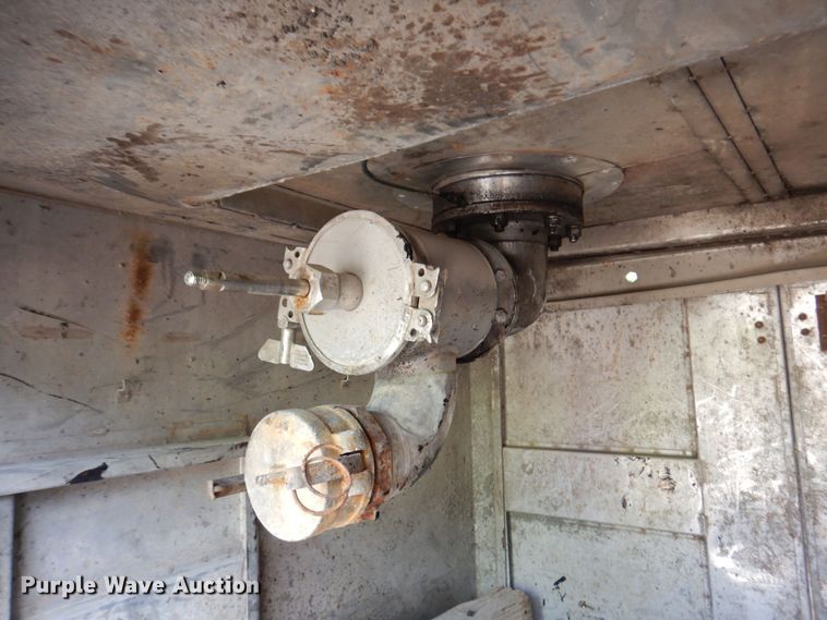 image for item KF9518 1978 Fruehauf  tank trailer