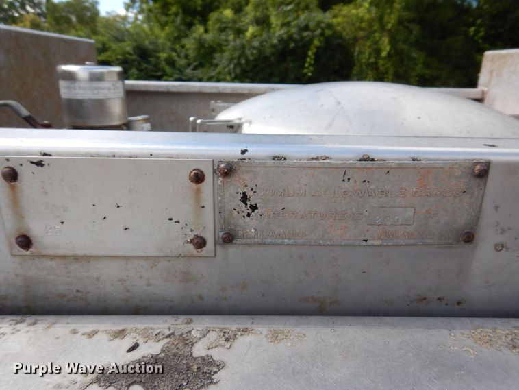 image for item KF9518 1978 Fruehauf  tank trailer