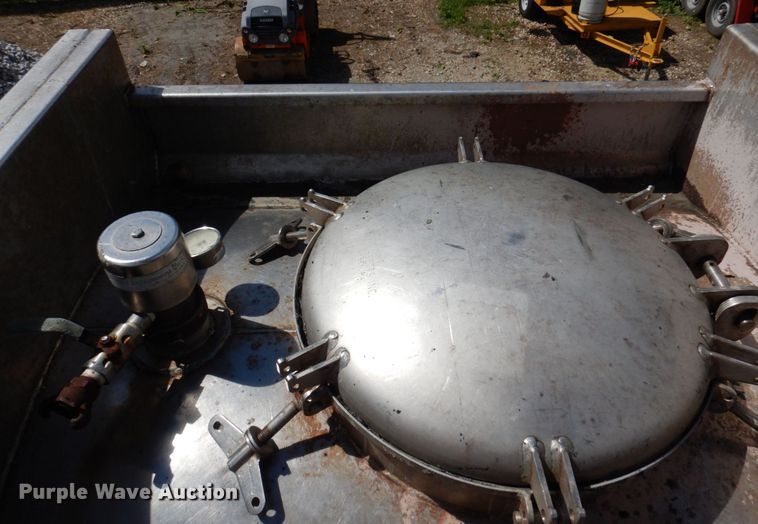 image for item KF9518 1978 Fruehauf  tank trailer