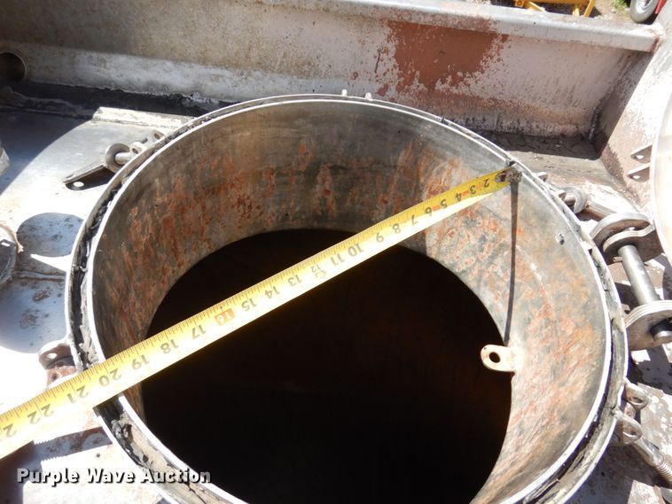 image for item KF9518 1978 Fruehauf  tank trailer