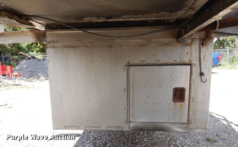 image for item KF9518 1978 Fruehauf  tank trailer