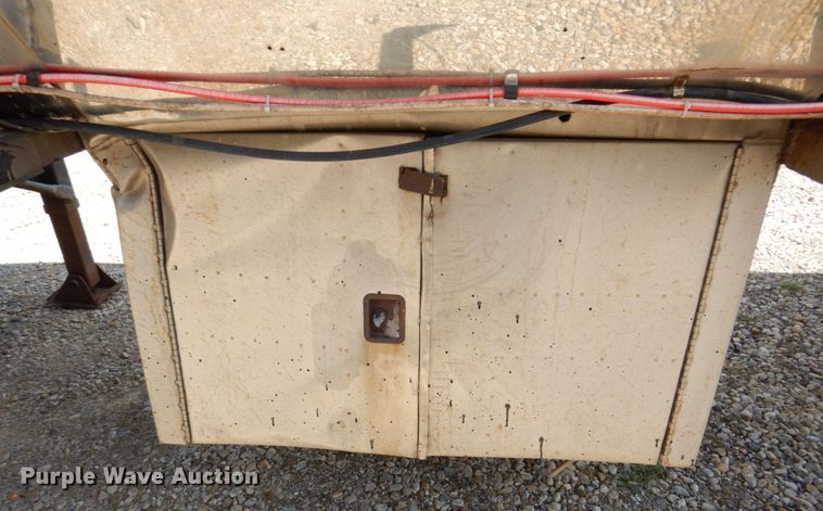 image for item KF9518 1978 Fruehauf  tank trailer