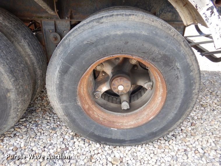 image for item KF9518 1978 Fruehauf  tank trailer