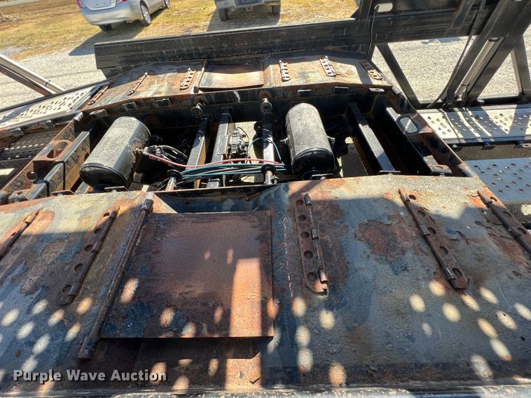 image for item KF9848 2013 Wally-Mo H-7CC  car carrier