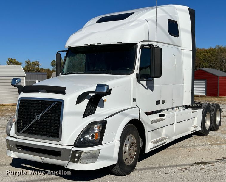 image for item KF9849 2009 Volvo VNL  semi truck