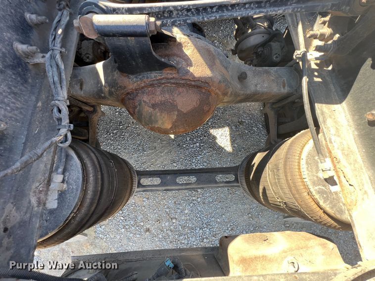 image for item KF9849 2009 Volvo VNL  semi truck