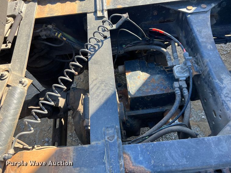 image for item KF9849 2009 Volvo VNL  semi truck