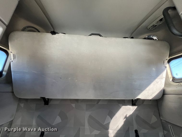 image for item KF9849 2009 Volvo VNL  semi truck