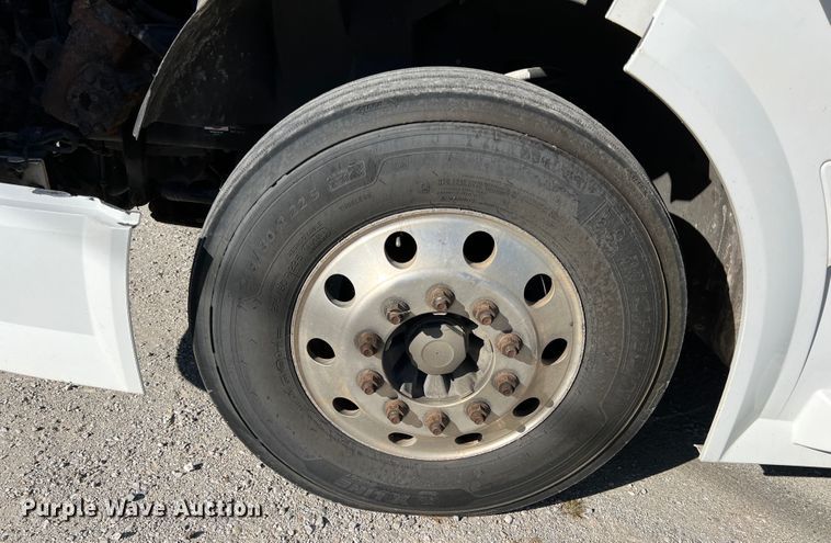 image for item KF9849 2009 Volvo VNL  semi truck