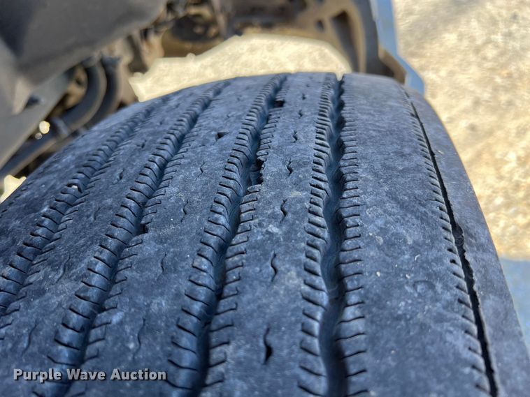 image for item KF9849 2009 Volvo VNL  semi truck