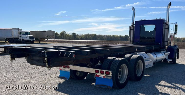 image for item KF9853 1998 Kenworth W900  truck cab and chassis