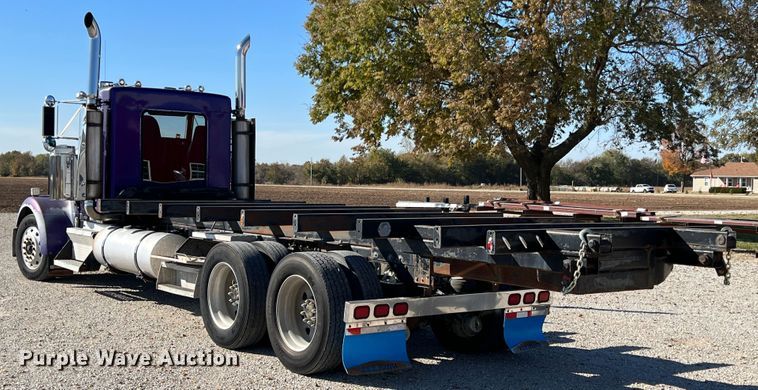 image for item KF9853 1998 Kenworth W900  truck cab and chassis