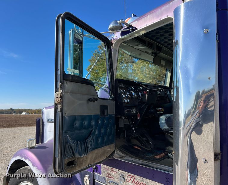 image for item KF9853 1998 Kenworth W900  truck cab and chassis