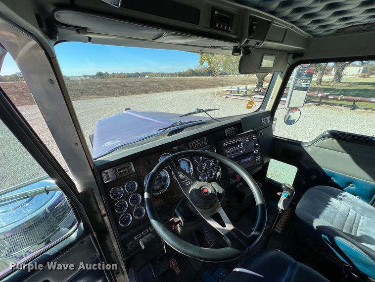 image for item KF9853 1998 Kenworth W900  truck cab and chassis