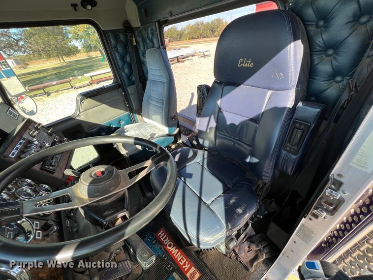 image for item KF9853 1998 Kenworth W900  truck cab and chassis