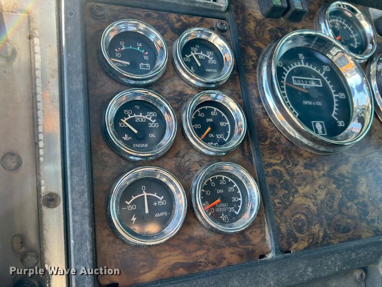 image for item KF9853 1998 Kenworth W900  truck cab and chassis