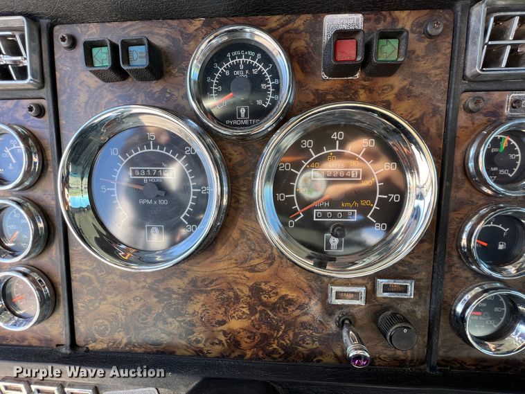 image for item KF9853 1998 Kenworth W900  truck cab and chassis